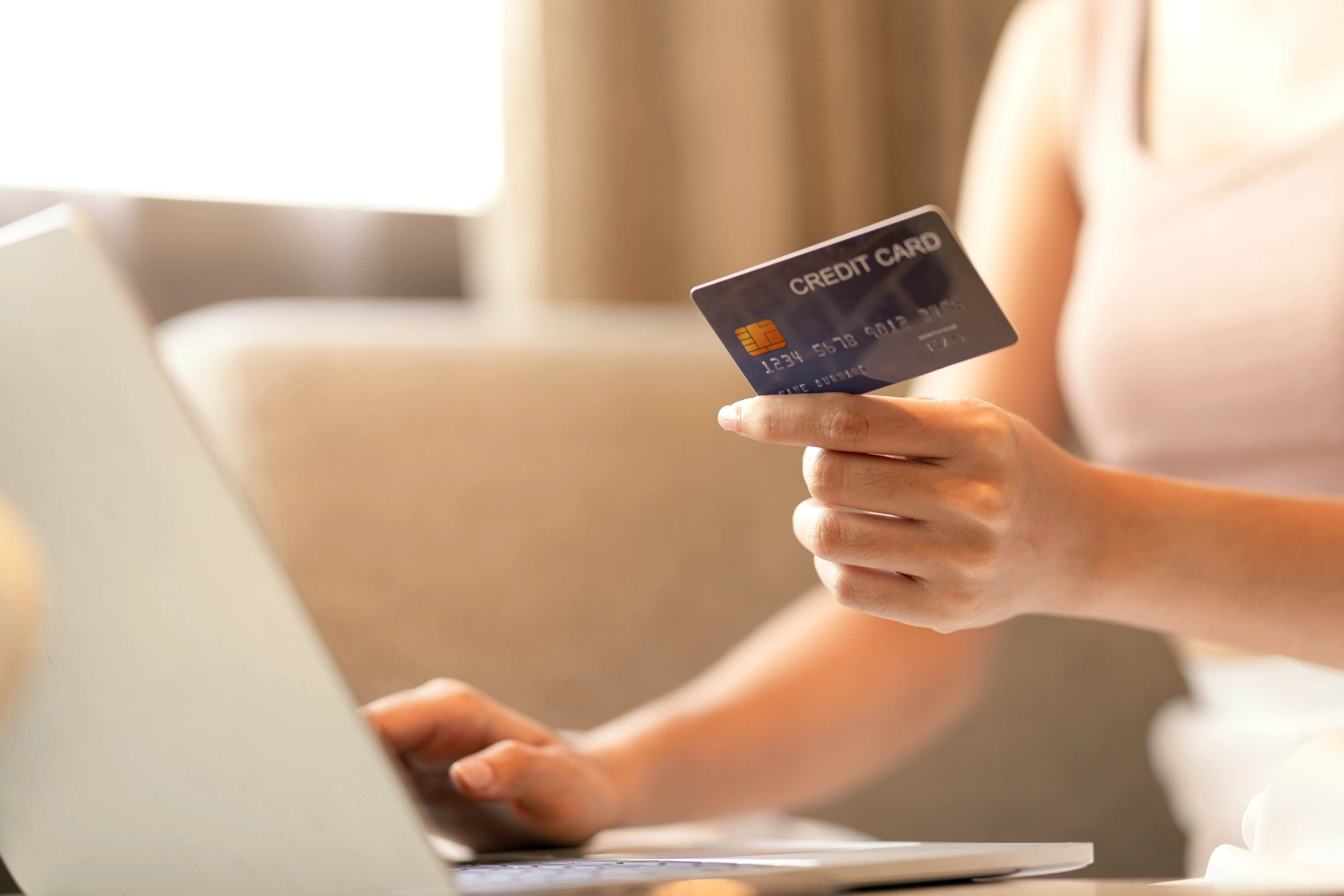 Kredi Kartı Aidat İadesi Nasıl Alınır? Yasal Haklar, Yargıtay Kararları ve Başvuru Rehberi kapak görseli